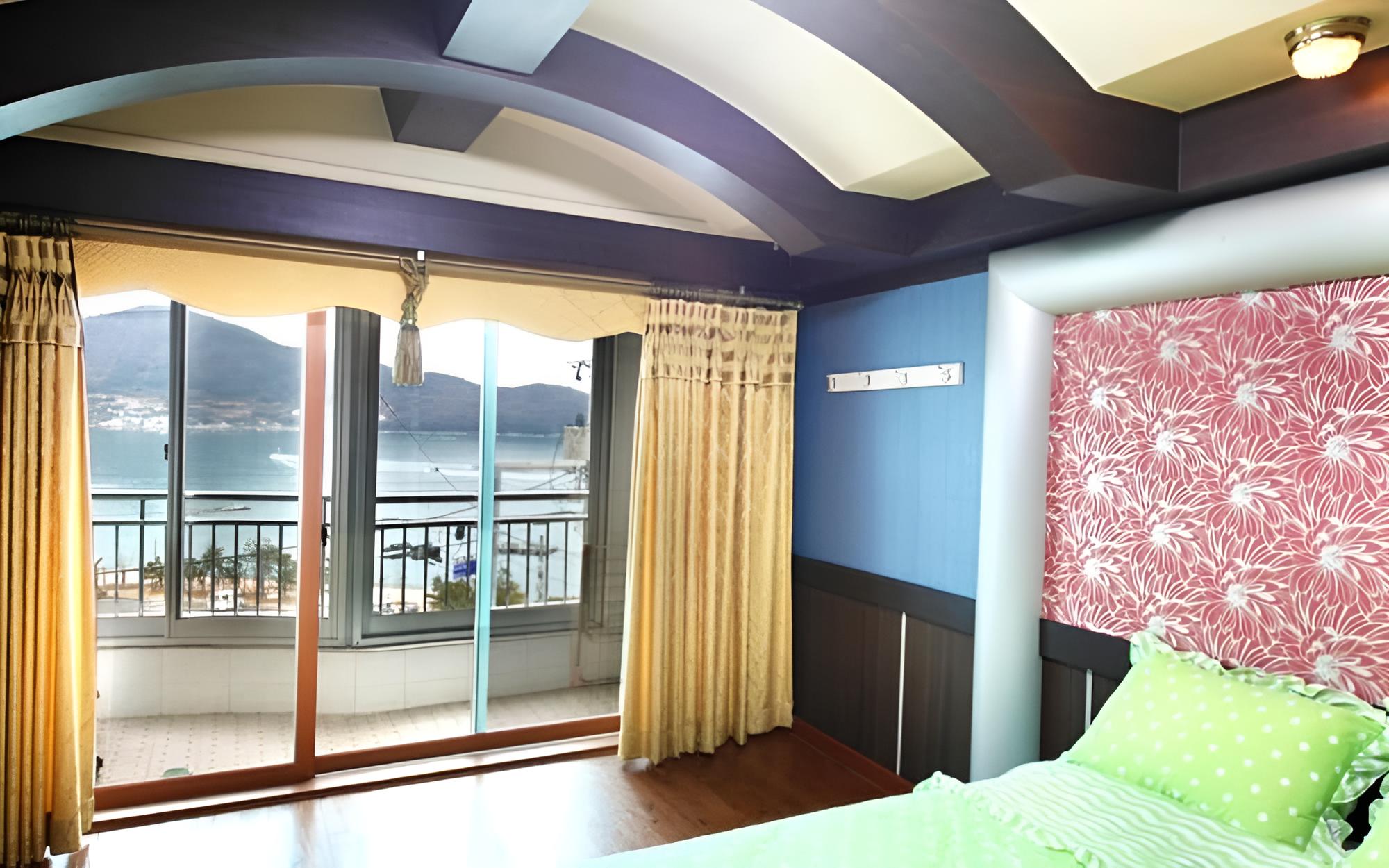 Room (Bau 302 bed)