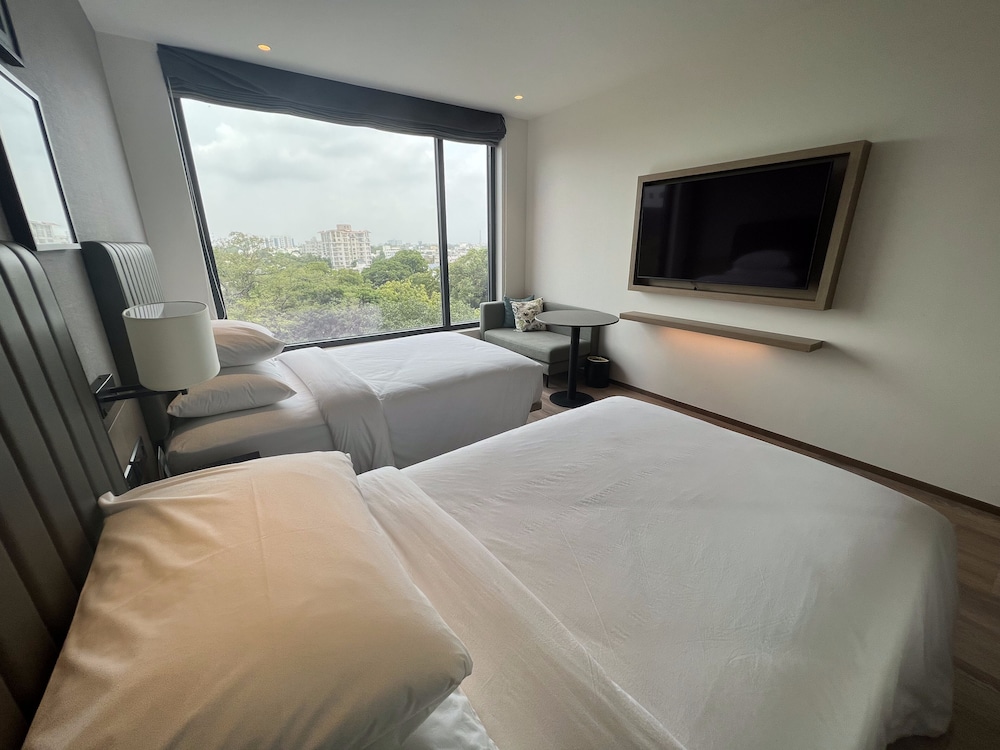 Premium Room, 2 Twin Beds, City View - Photo 3