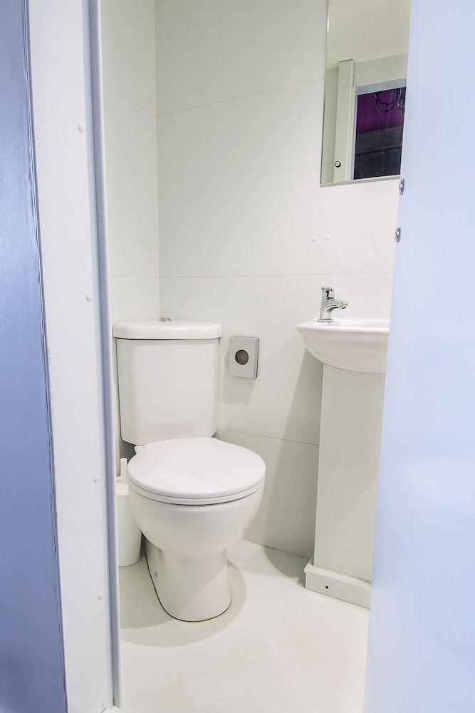 Double Room Ensuite - Photo 5