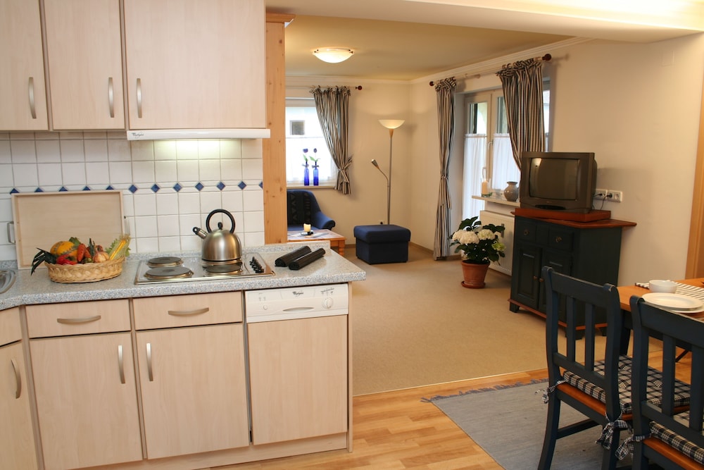 Deluxe Condo, 1 Bedroom, Balcony, Mountain View (04 | auWALD) photo 2
