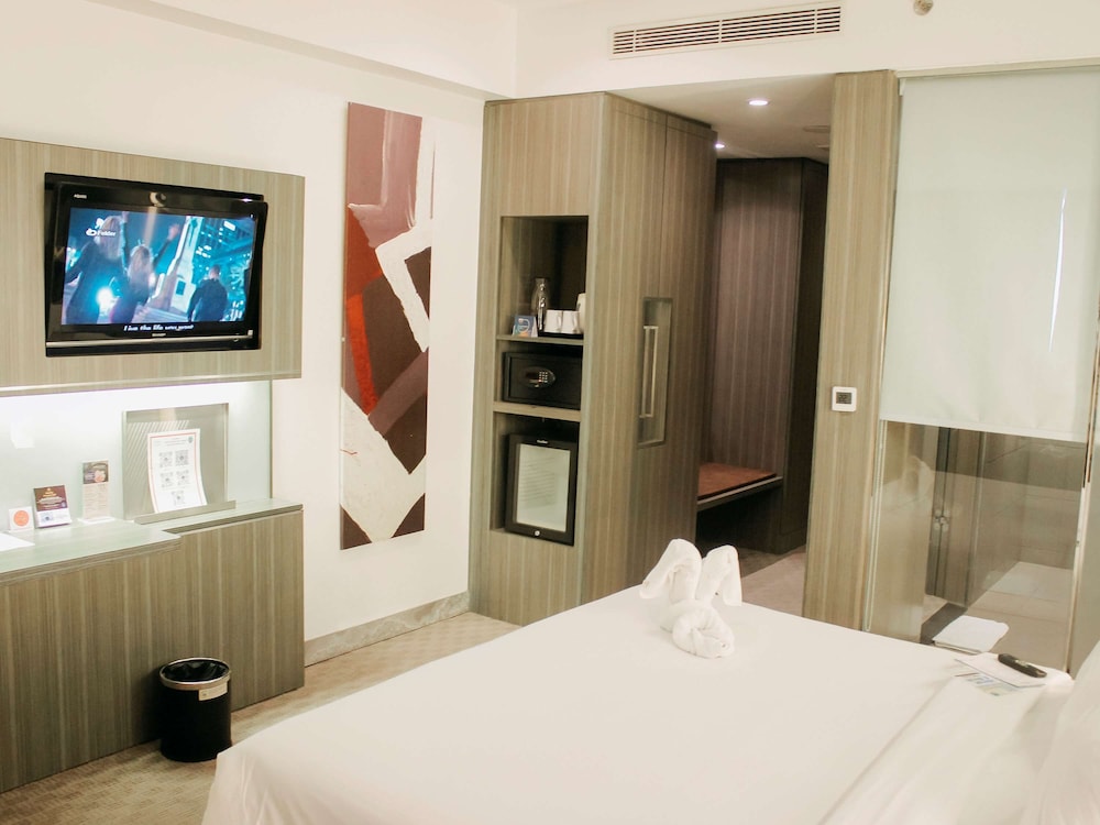 Superior Room, 1 King Bed - Photo 5