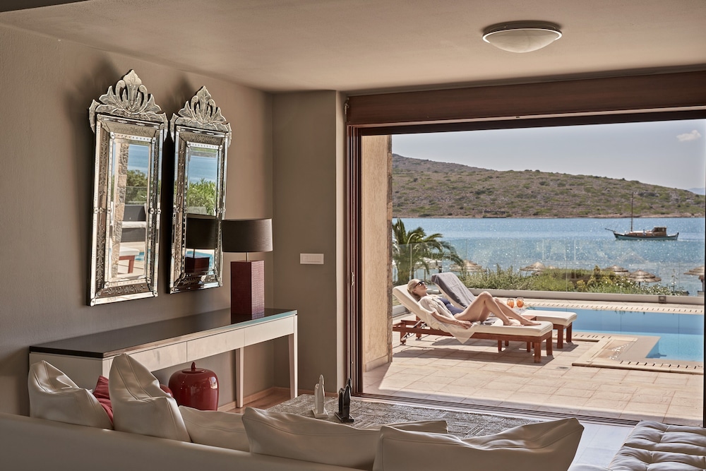 Elounda Seafront Villa - Photo 15