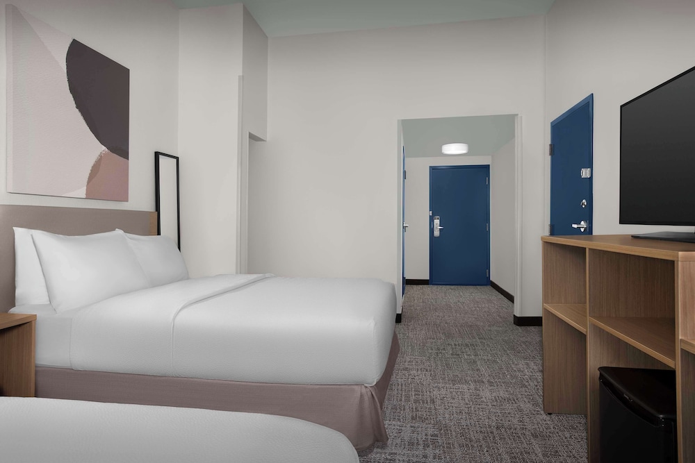 Room, 2 Queen Beds, Accessible (Mobility, Roll-In Shower) - Photo 3