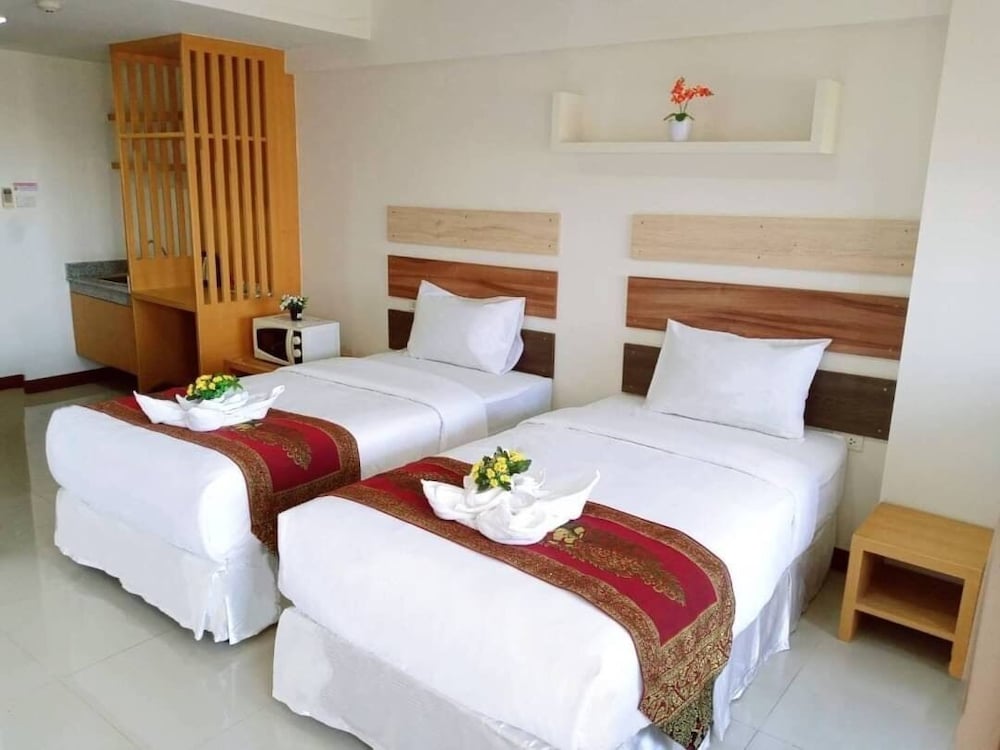 Triple Suite Room
