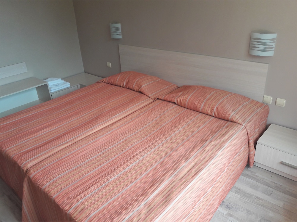 Standard Double Room - Photo 2