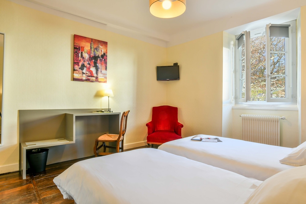 Standard Twin Room photo 2
