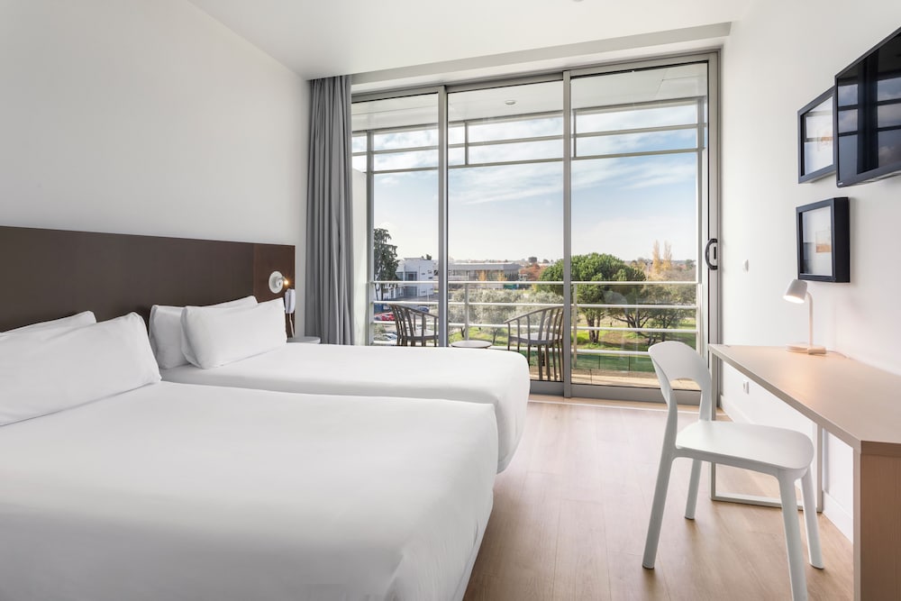 Standard Twin Room - Photo 4
