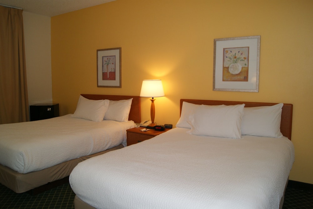 Room, 2 Queen Beds, Non Smoking - Photo 3