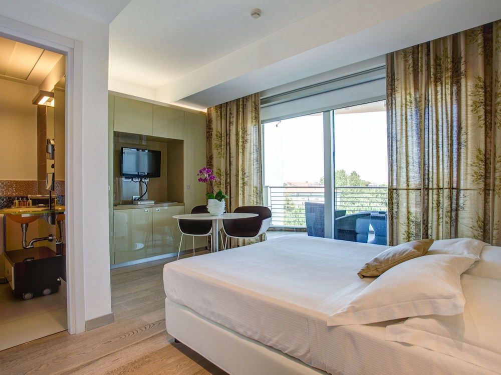 Comfort Double Room, Terrace, Garden Area photo 1