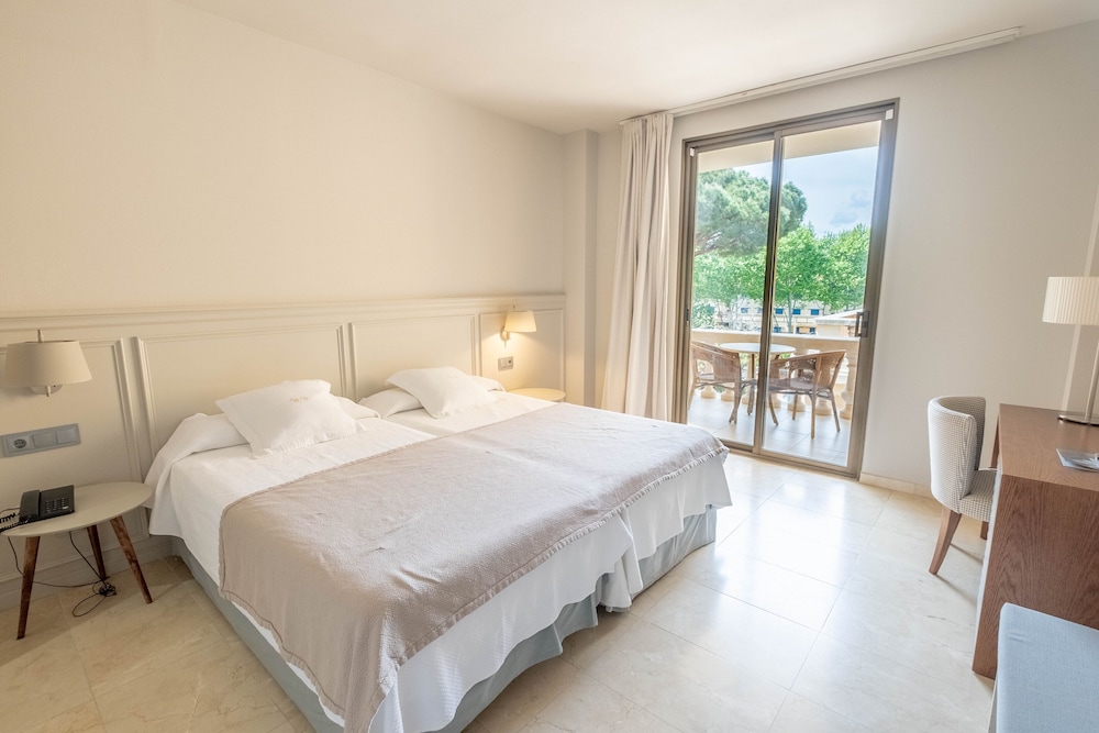 Habitación Doble, Balcón (Vista al Jardín o a la Piscina, Balcón)