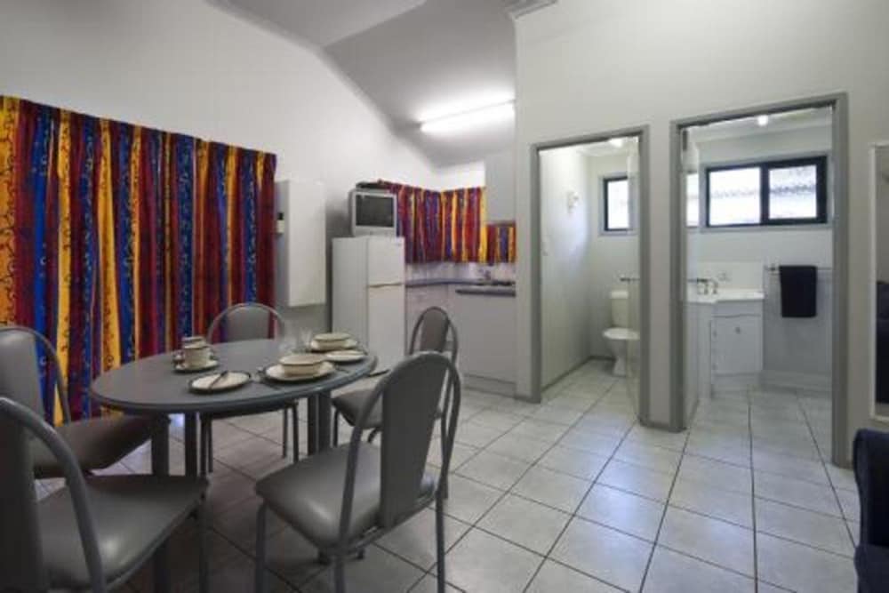Deluxe Suite, 2 Bedrooms, Non Smoking, Kitchen (FAMILY DELUXE VILLAS) photo 2