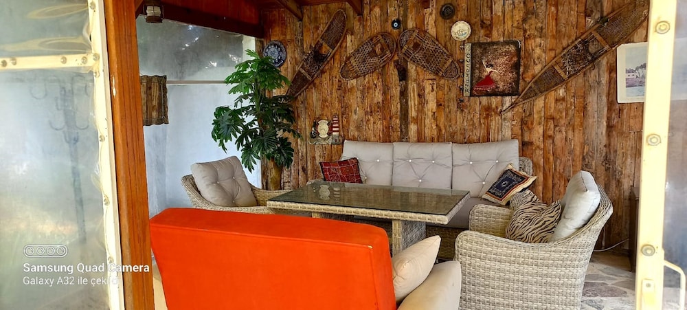 House, 2 Bedrooms, Accessible, Smoking photo 2