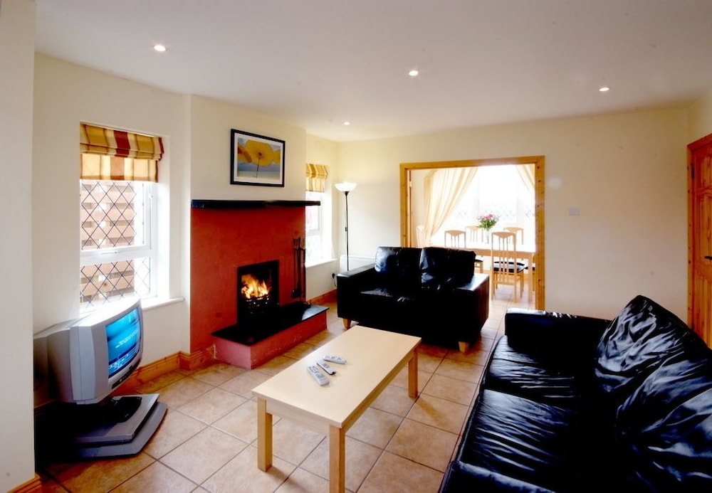 House, 3 Bedrooms photo 3