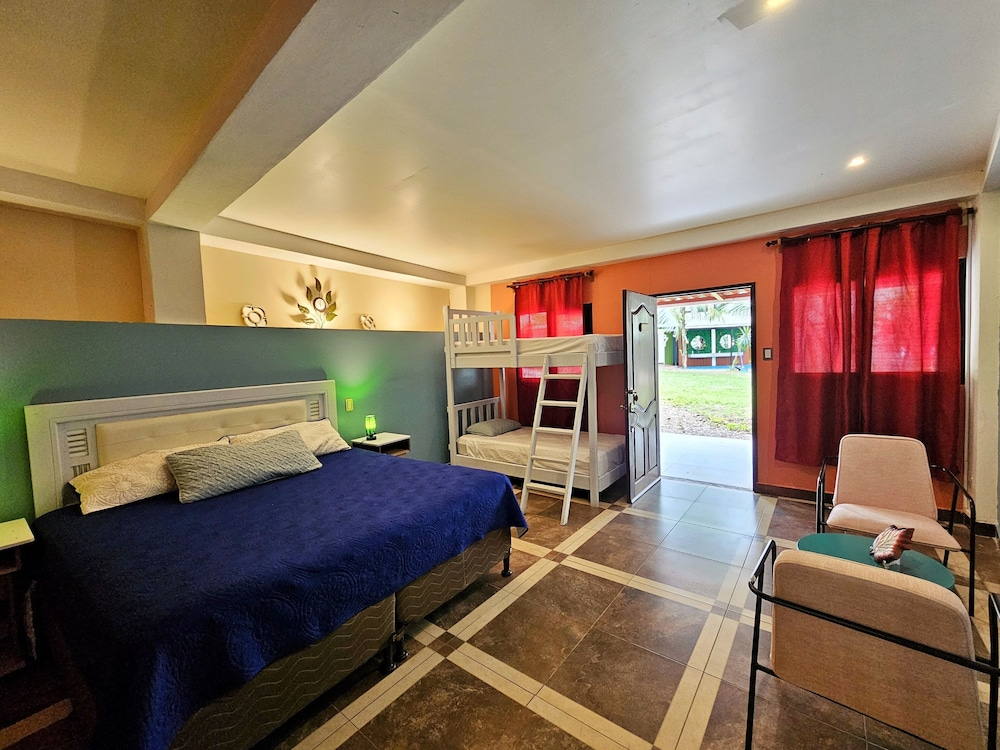 Family Triple Room, Bathtub photo 1