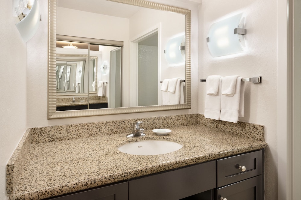 Suite, 1 Bedroom - Photo 6