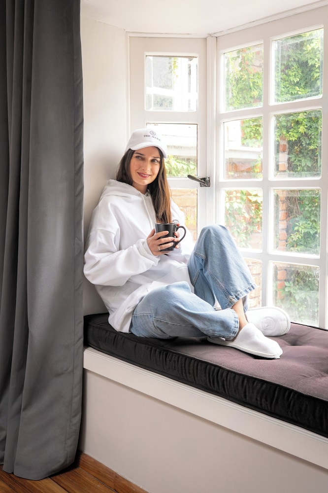 Skylight King Suite photo 2