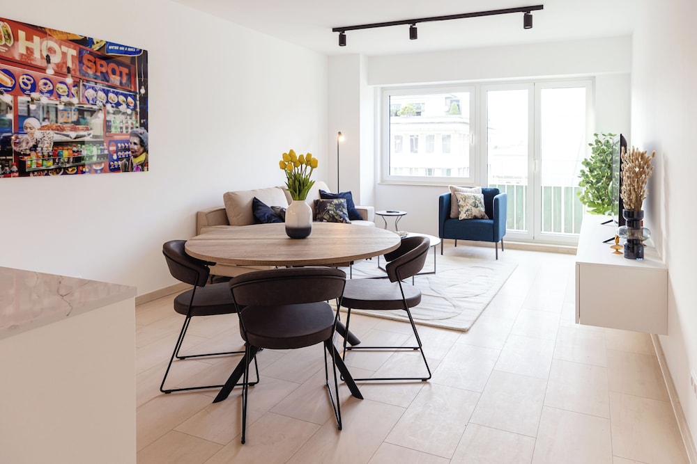 Luxury Apartment, 2 Bedrooms, Balcony, City View (Apartment Syre) photo 1