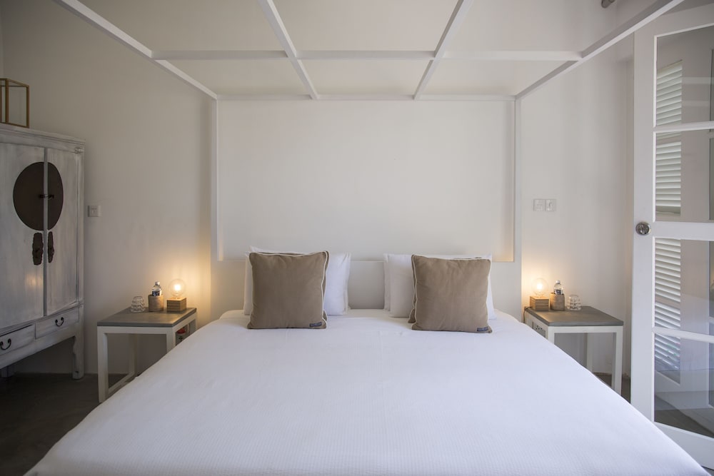 King Room with Sea & Garden View photo 3