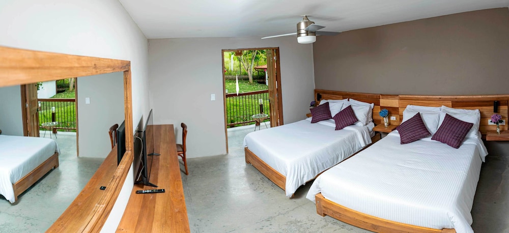 Deluxe Quadruple Room