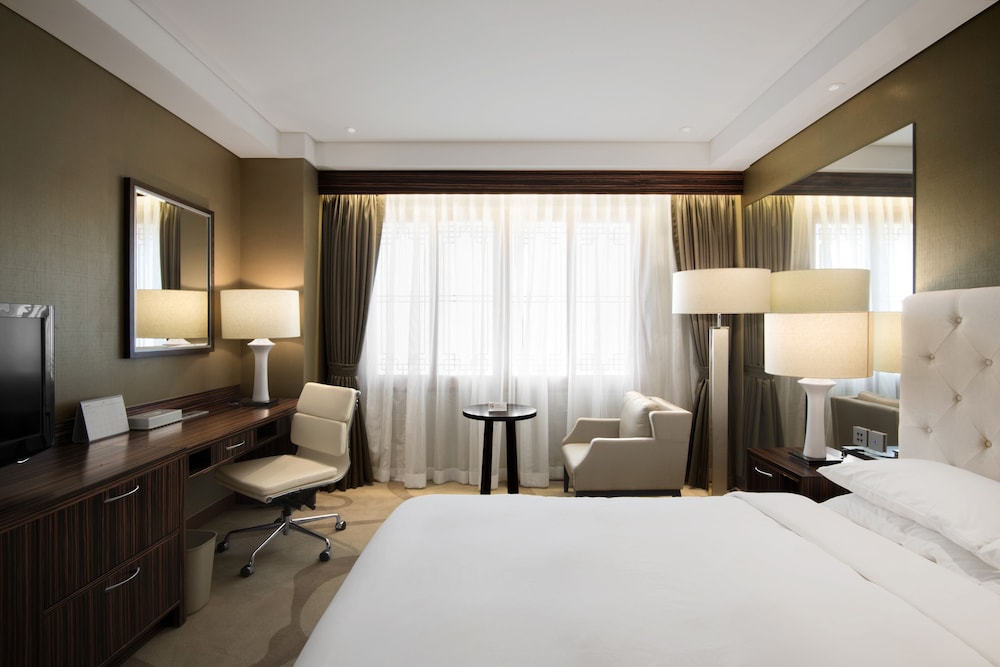 High Deluxe Double Room - Photo 4