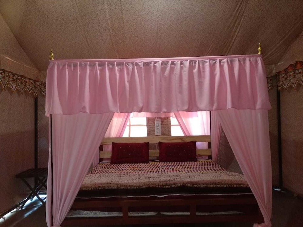 Premium Tent photo 3