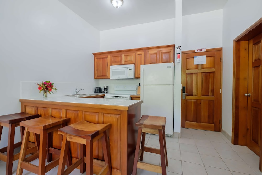 Standard Room, 1 Queen Bed, Non Smoking, Kitchenette