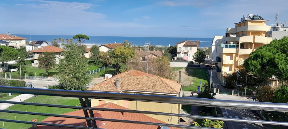 Family Room, Sea View - Photo 6