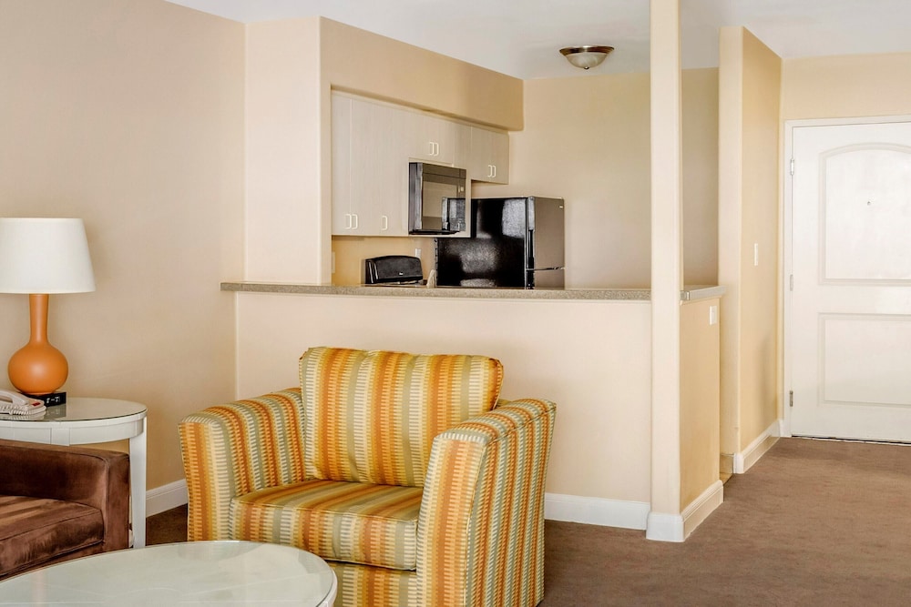 Suite, 1 Bedroom, Accessible Bathtub (King) - Photo 1