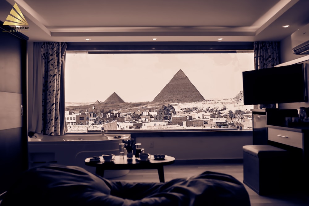 Executive Suite, Jetted Tub (Pyramids View) - Photo 18