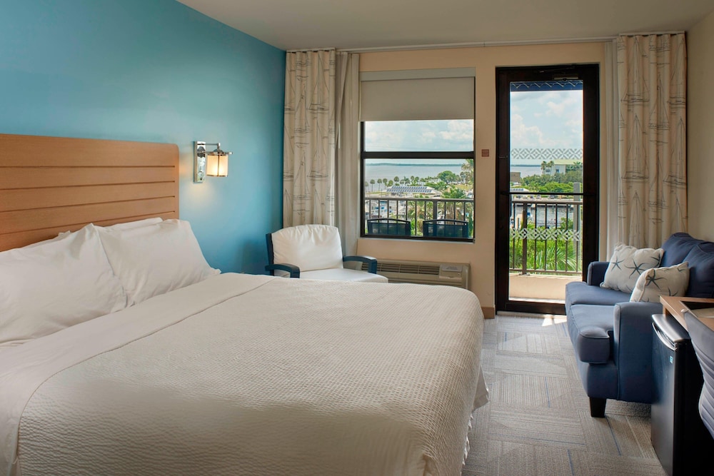 Room, 1 King Bed, Marina View (Balcony) photo 1