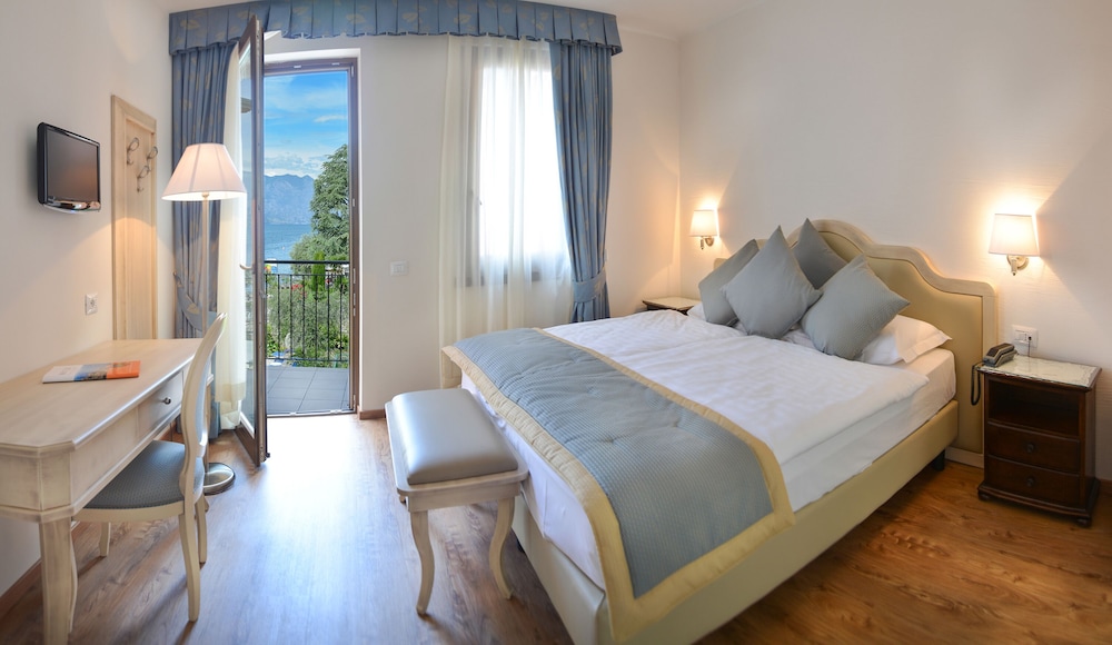 Superior Double Room, 1 Bedroom, Refrigerator, Courtyard Area photo 1