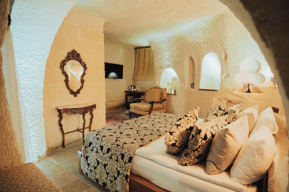 Standard Cave or Stone Room - Photo 11