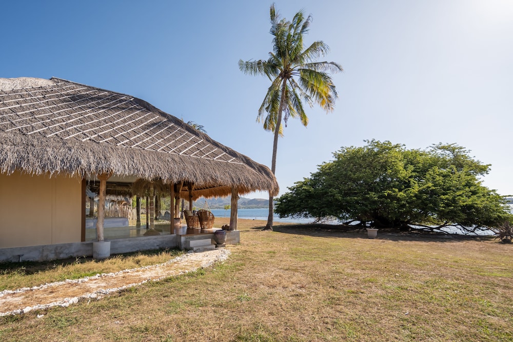 Beach Plunge Family Villa - Photo 10