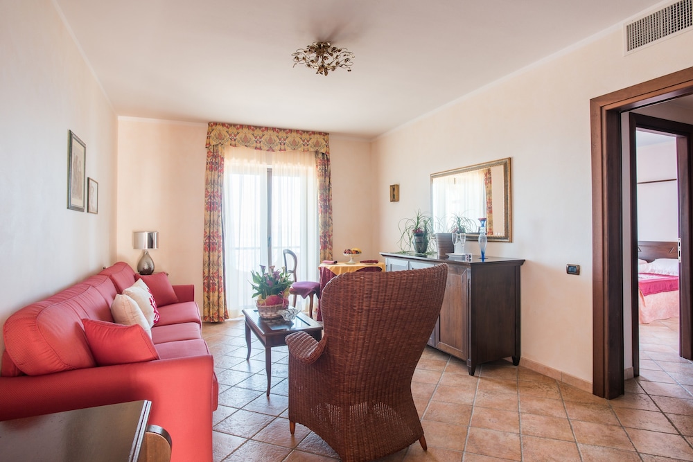 Suite, Sea View - Photo 4
