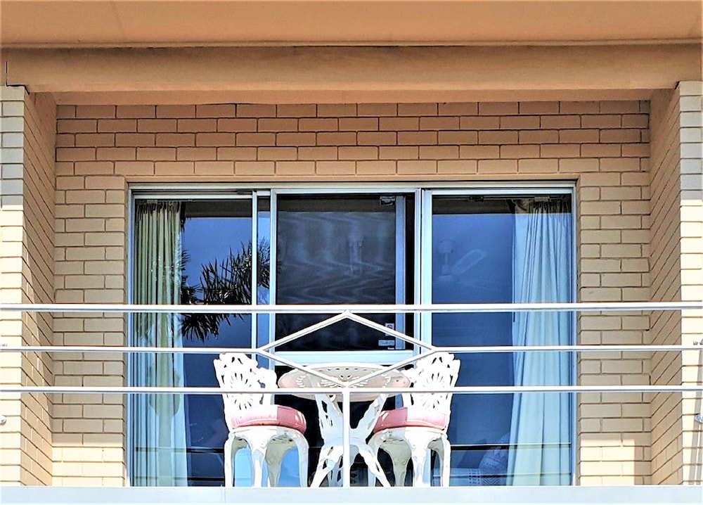 Ocean View-Balcony-Twin Beds-No Stairs photo 2