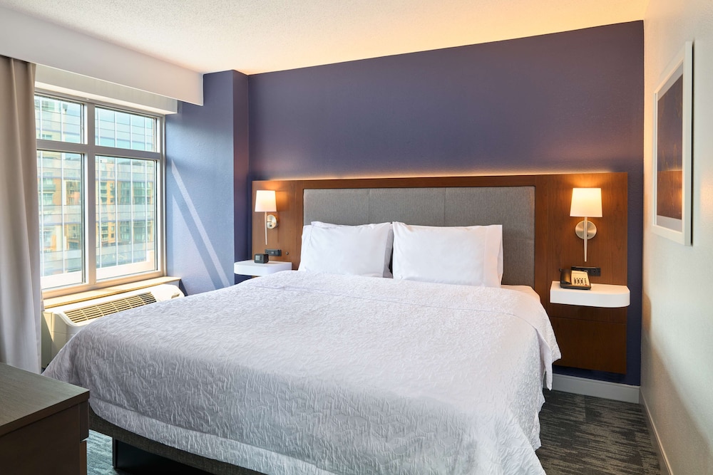 Suite, 1 King Bed, Non Smoking - Photo 2