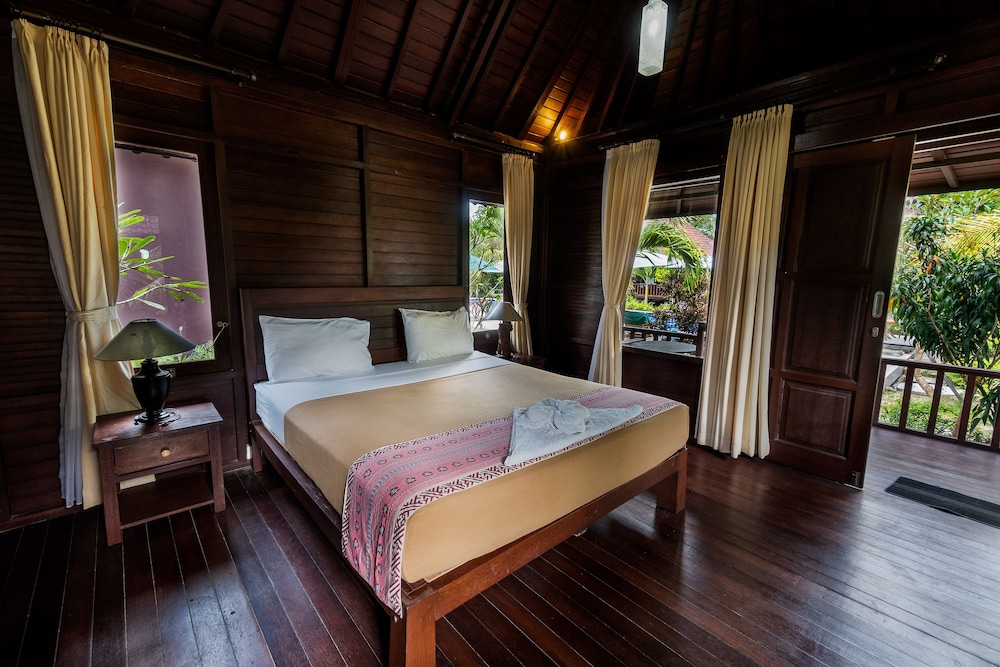 Bungalow, 1 Double Bed, Pool View photo 1