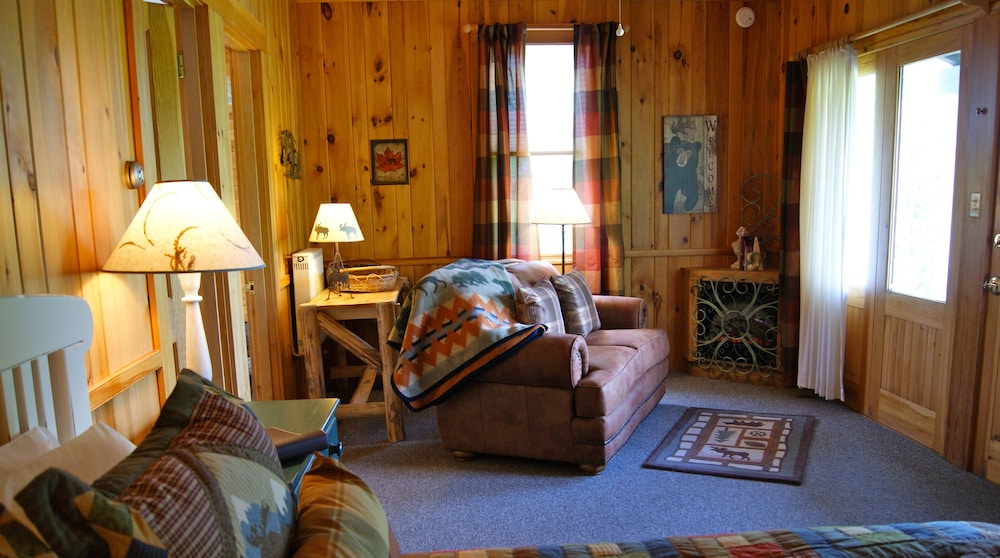 Premier Cottage, 1 Queen Bed, Patio, Mountain View