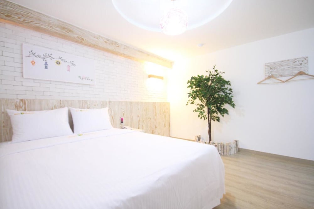 Room (VIP) - Photo 8