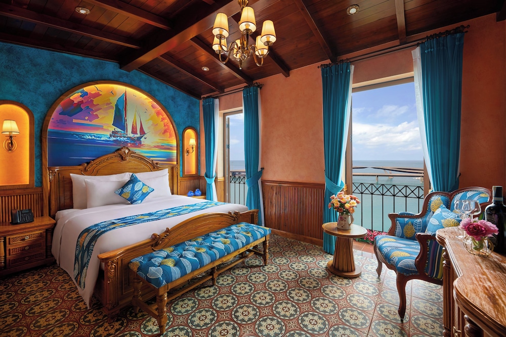 Aeternus Amoris, Ocean View, 1 King Bed with 2 Balconies - Photo 1