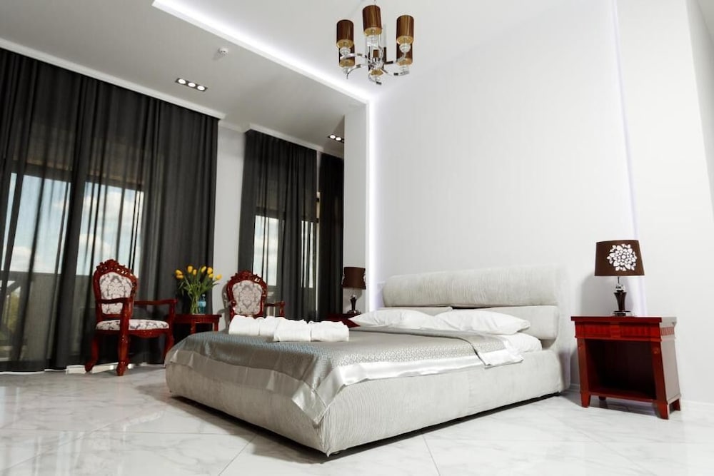 Deluxe Double Room Single Use, Balcony