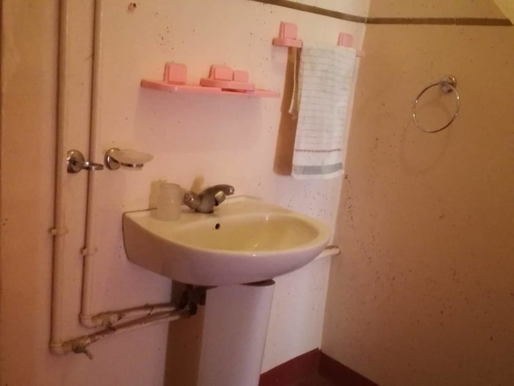 Double Room, 1 Double Bed, Shared Bathroom photo 1
