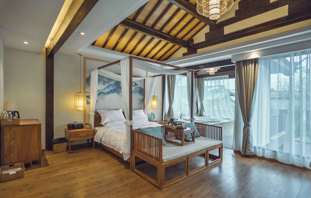 Superior Double Room, Mountain View photo 3