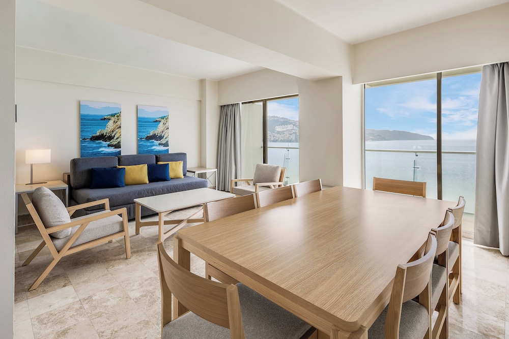 Master Suite, 3 bedrooms, Plus - Photo 10
