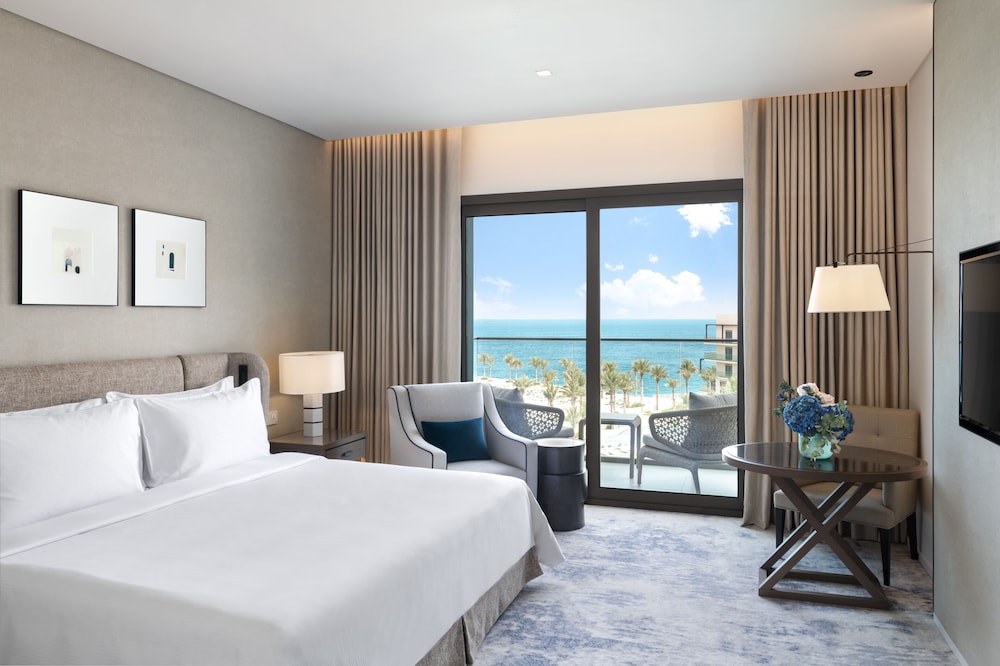 Deluxe Room, 1 King Bed, Ocean View