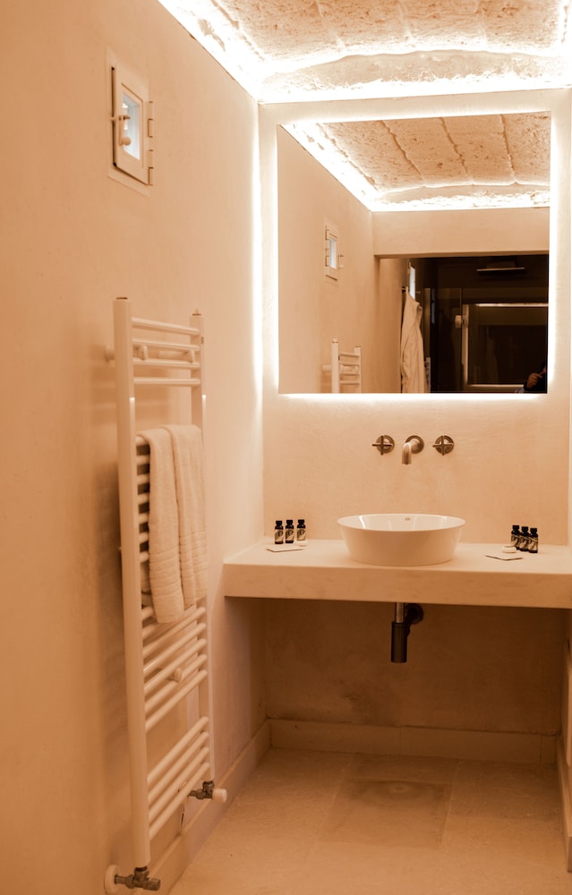 Suite - Photo 12