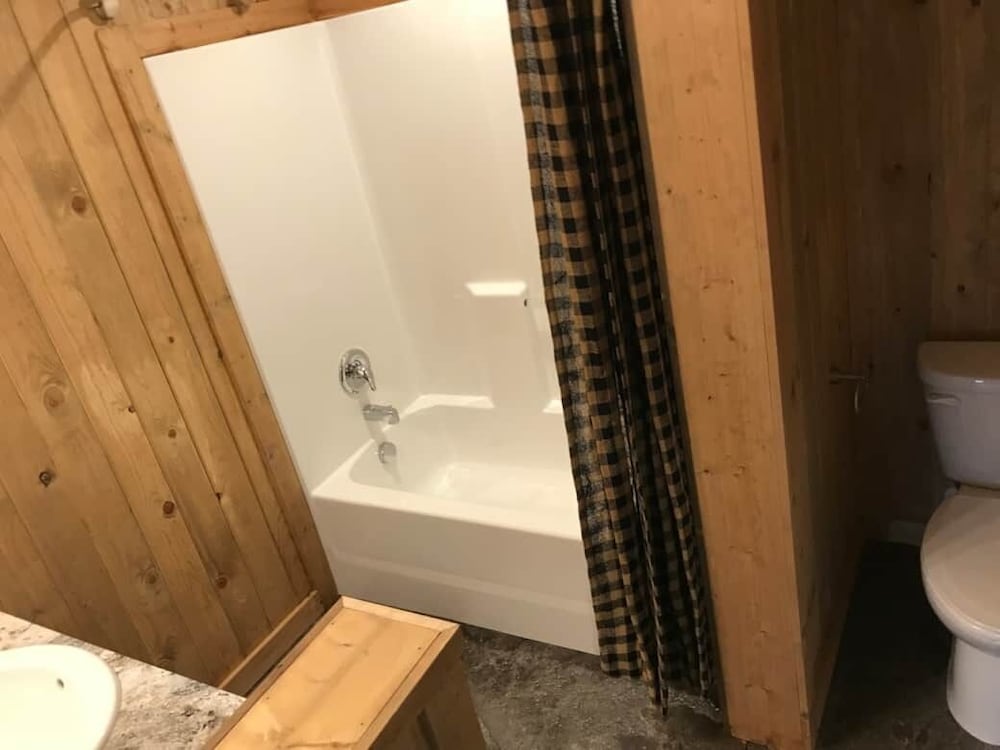 Family Cabin Unit #7 photo 3