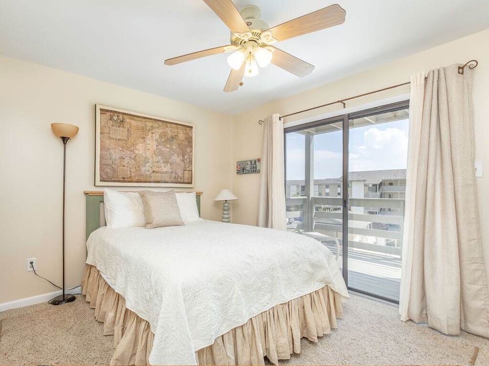 Condo, Multiple Beds, Pool Access, Pool View (#4B - No Pets)