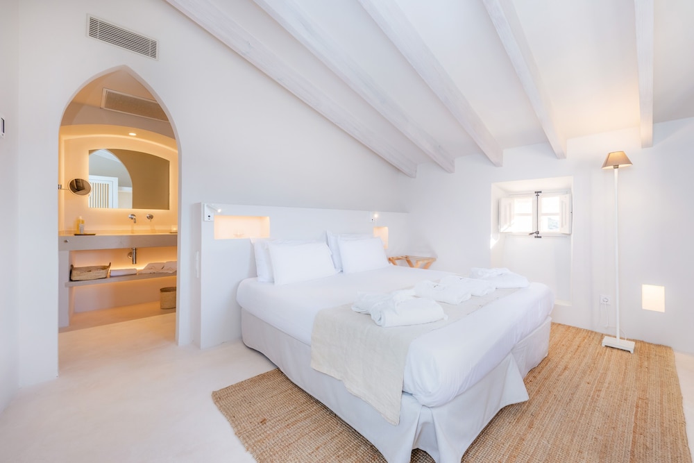 Superior Double Room, City View (Formentor)