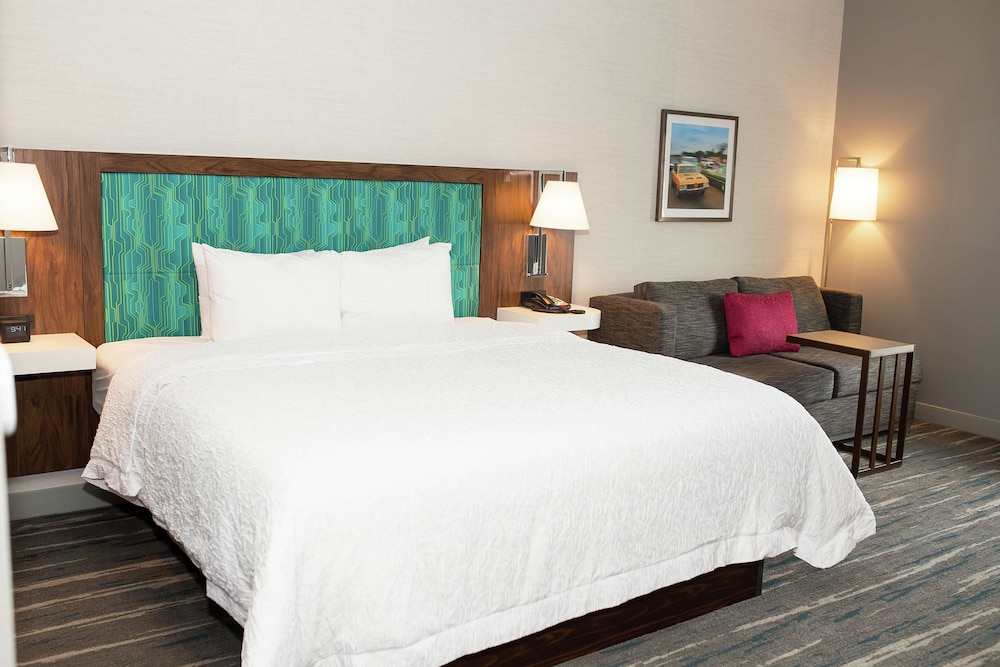 Suite, 1 King Bed, Accessible, Refrigerator & Microwave - Photo 1